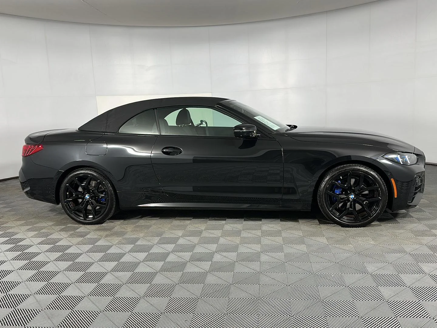 Used 2025 Black Sapphire Metallic BMW 430i xDrive image 24