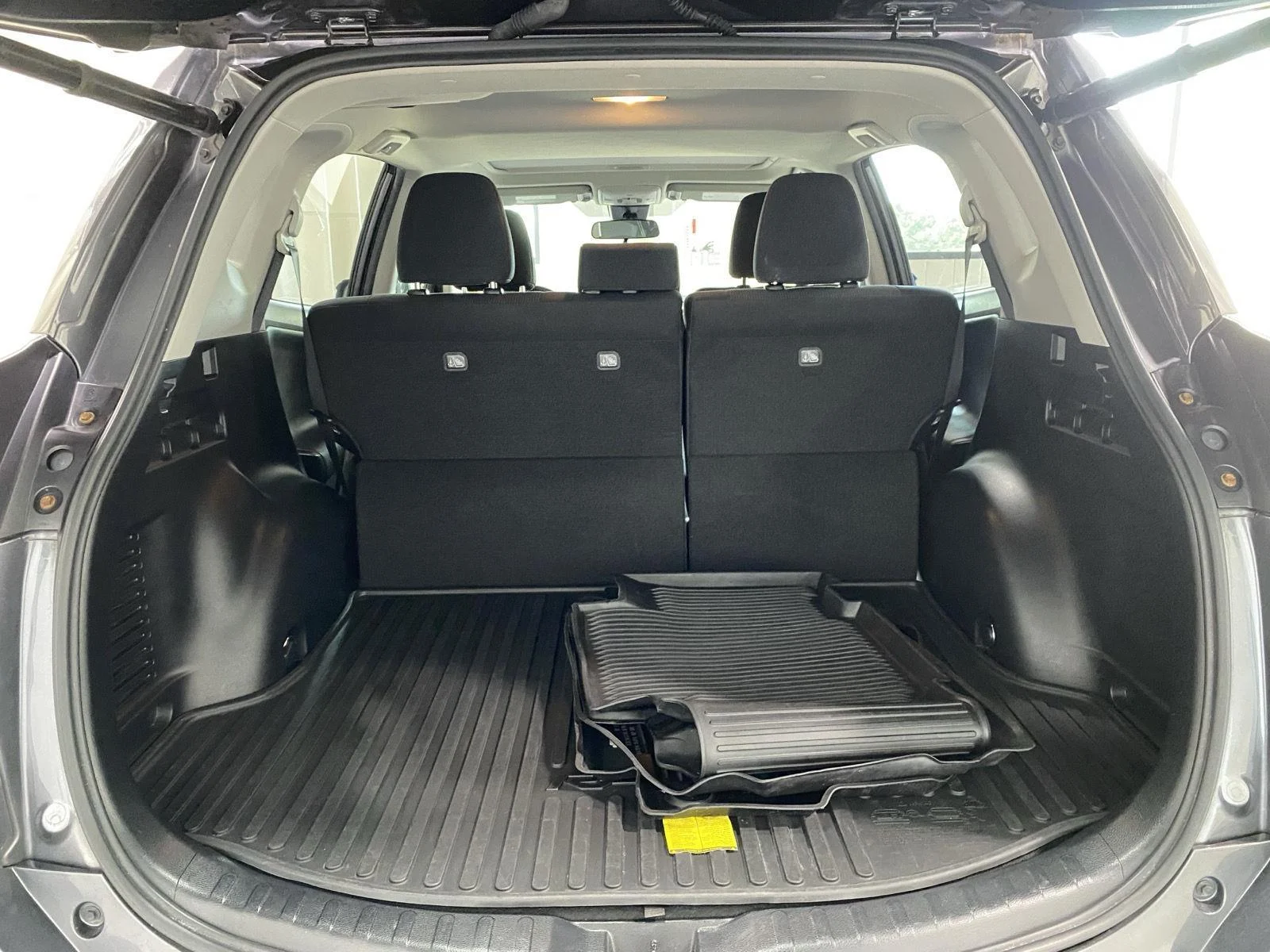 Used 2018 Magnetic Gray Metallic Toyota XLE image 13