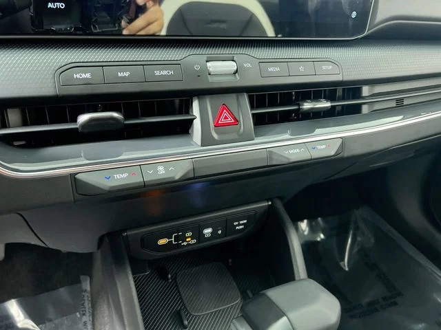 New 2026 Snow White Pearl Kia GT-Line image 26