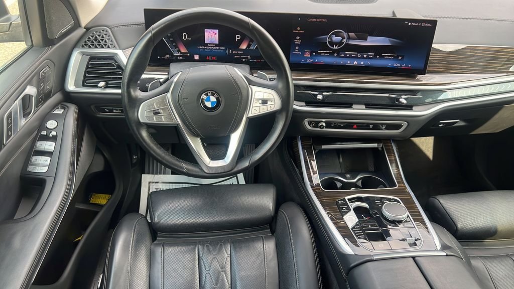 Used 2025 Black BMW xDrive40i image 12