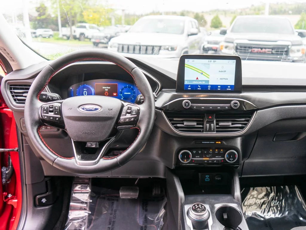 Used 2022 Red Ford SEL image 13