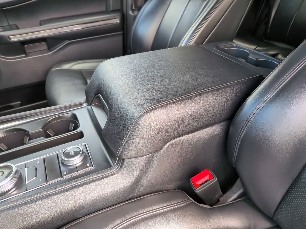 Used 2023 Silver Ford XLT image 25