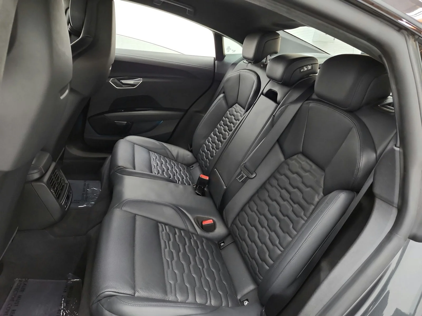 Used 2024 Daytona Gray Pearl Effect Audi quattro image 15