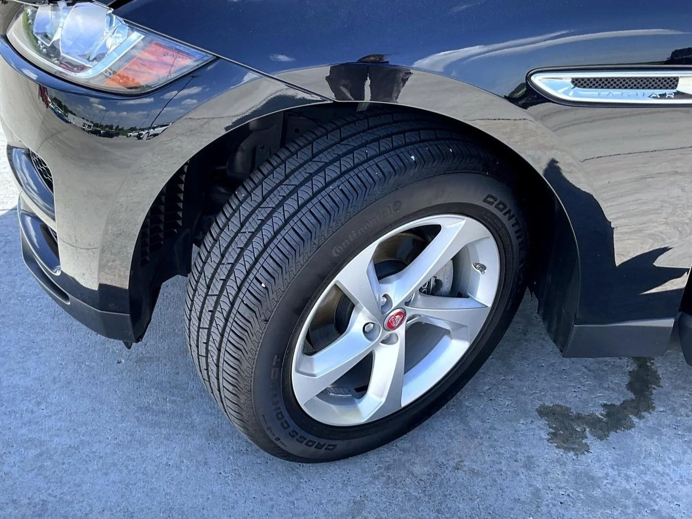 Used 2018 Black Jaguar 20d Premium image 24