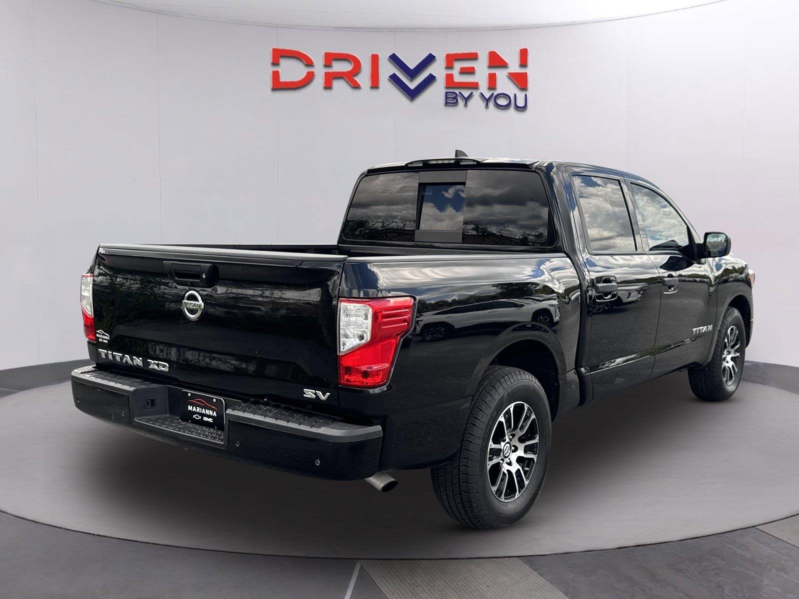 Used 2022 Super Black Nissan SV image 3