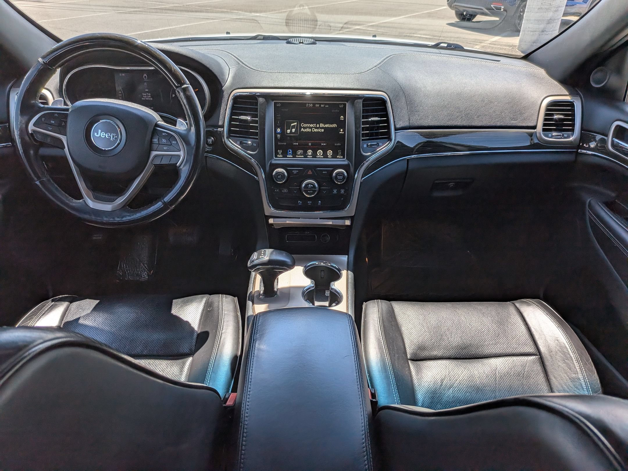 Used 2015 Bright White Clearcoat Jeep Overland image 27