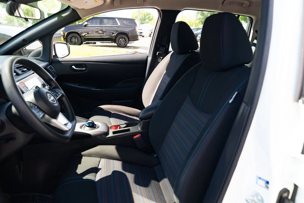 Used 2024 White Nissan S image 18