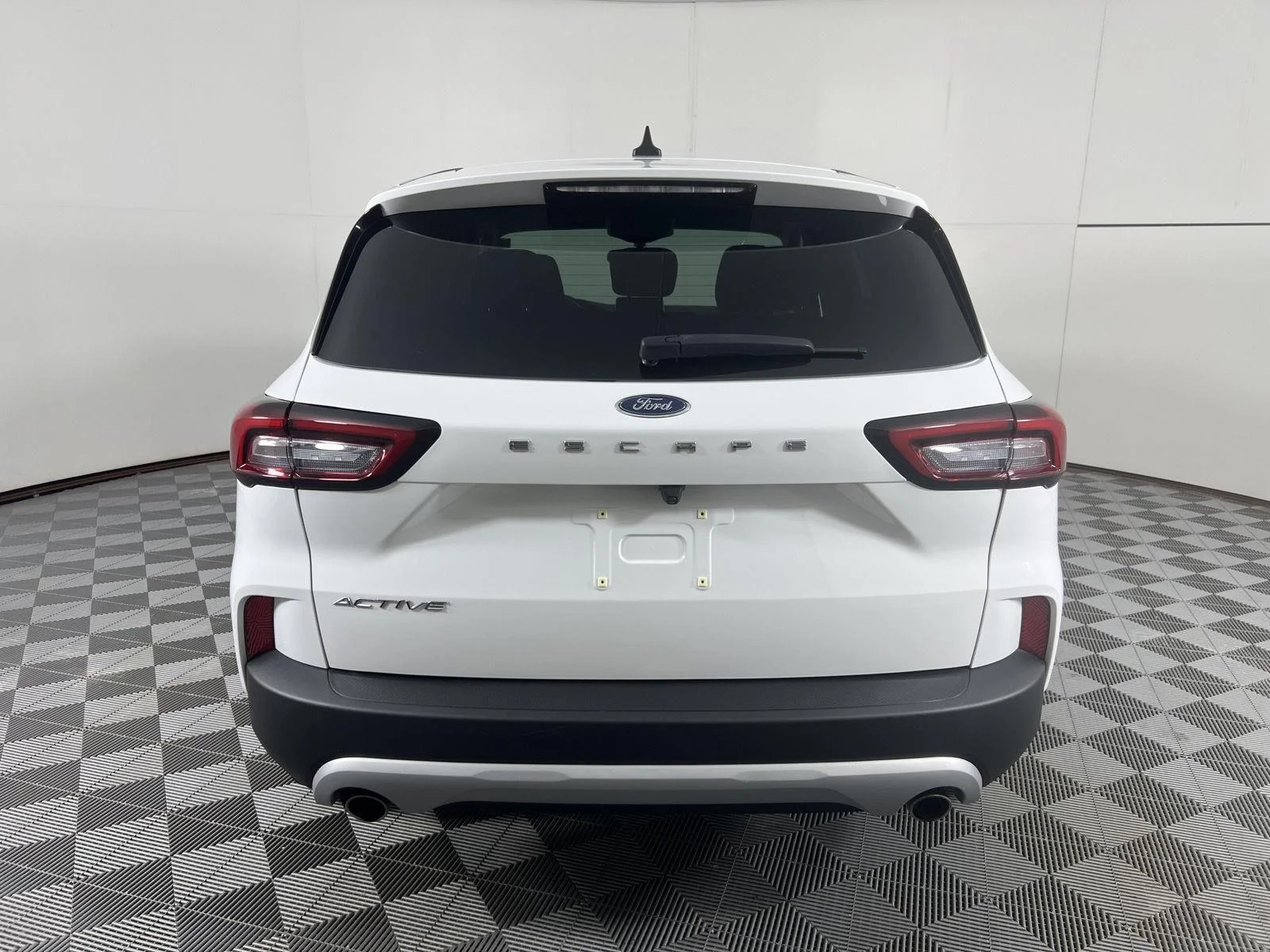 Used 2023 Oxford White Ford Active image 10