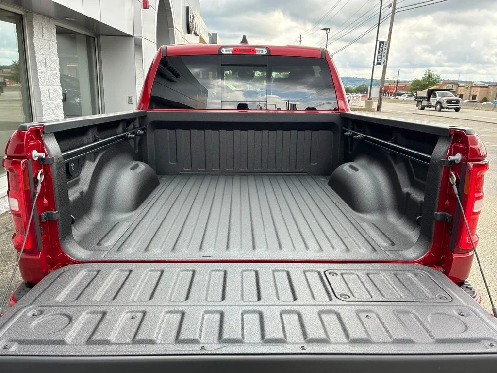 New 2026 Molten Red Pearl-Coat Exterior Paint RAM Laramie image 10