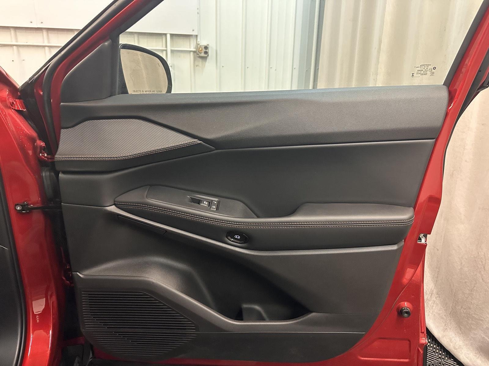 New 2026 Red Hot Pearl-Coat Exterior Paint Jeep Limited image 33