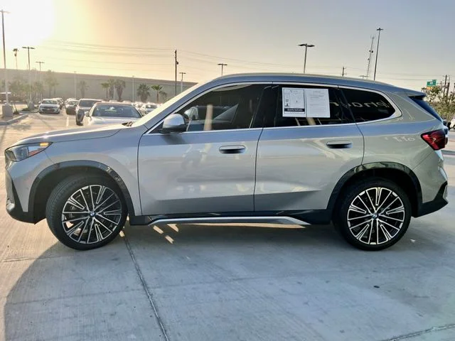 Used 2024 Silver BMW xDrive28i image 4