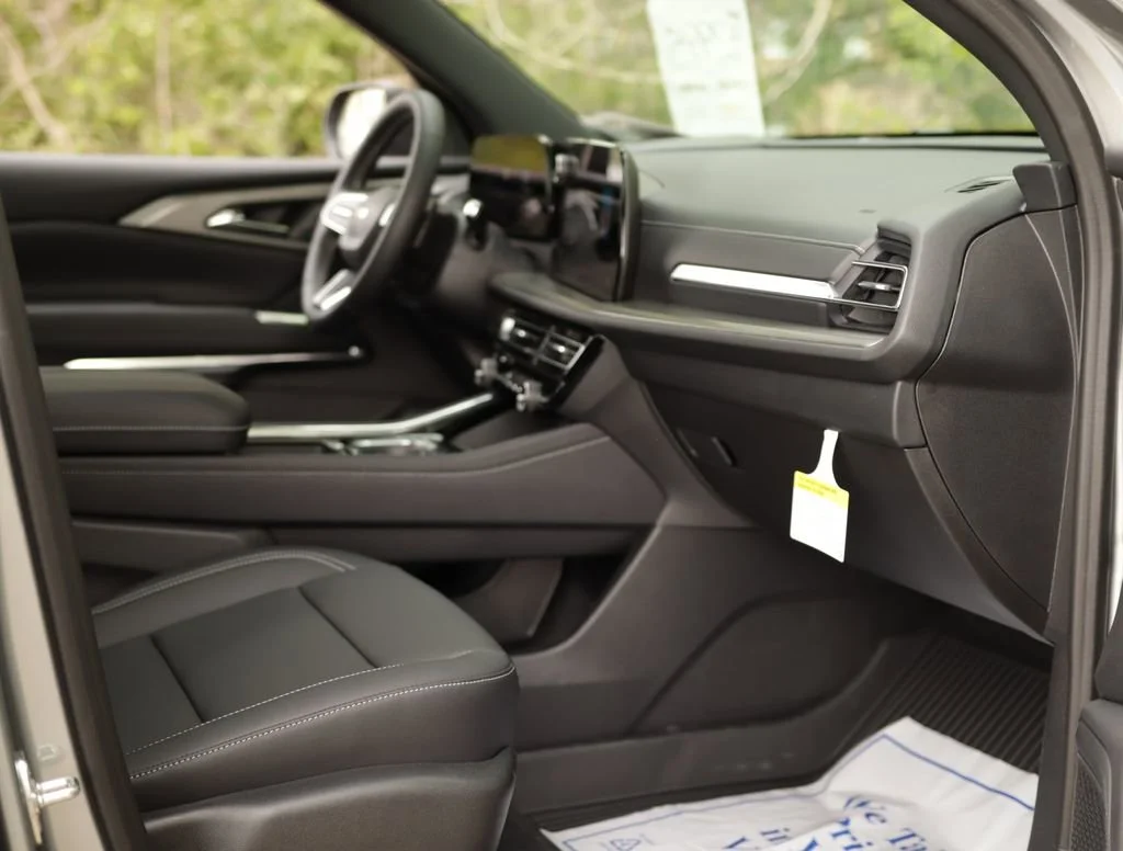 New 2026 Sterling Gray Metallic Chevrolet LT image 35