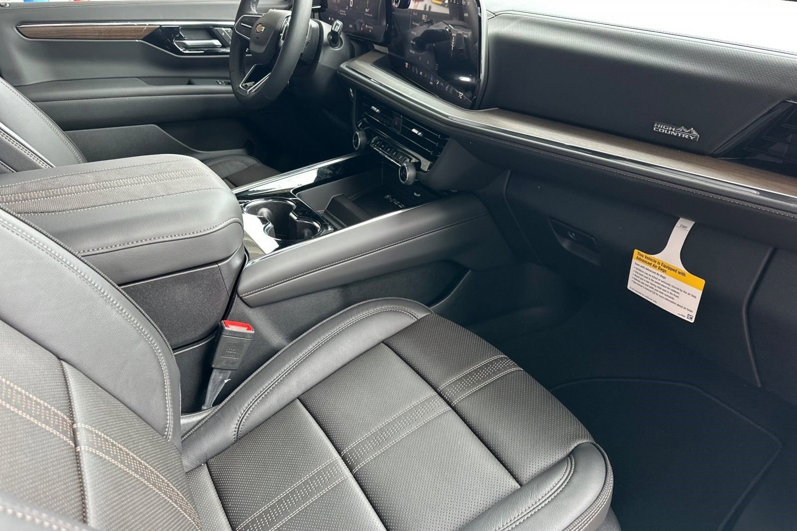2025 Chevrolet Suburban High Country - Photo 19