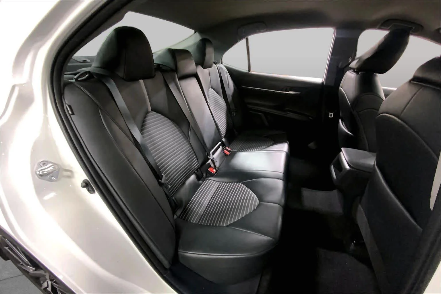 Used 2024 Ice Cap Toyota SE image 20