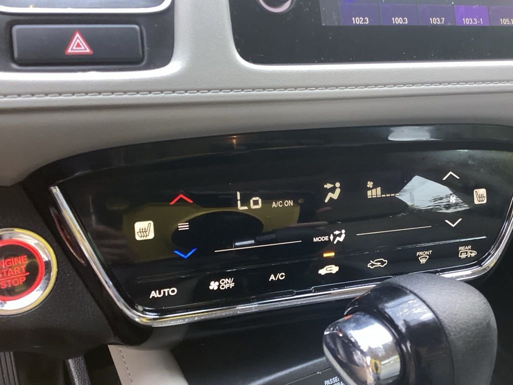 Used 2022 White Honda EX image 16