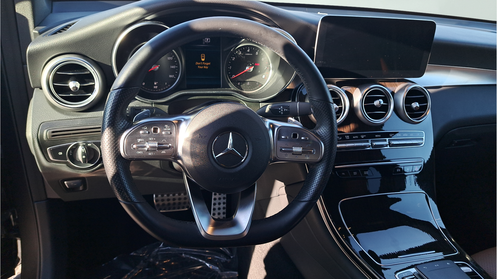 Used 2021  Mercedes-Benz GLC 300 image 18