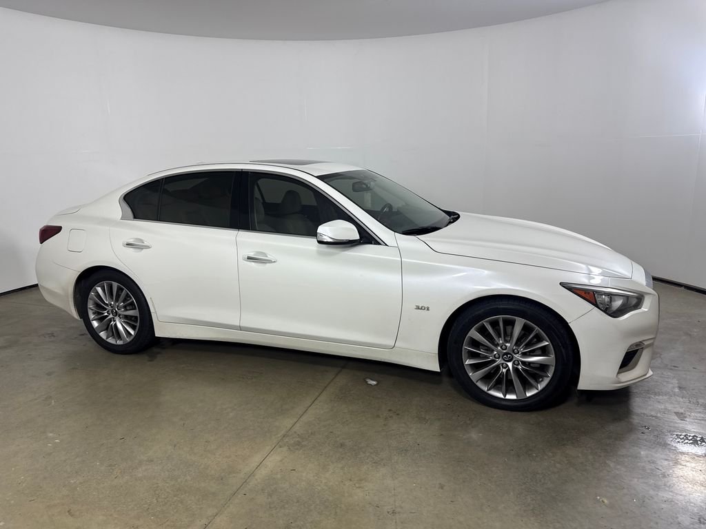 Used 2019 White INFINITI 3.0t LUXE image 3