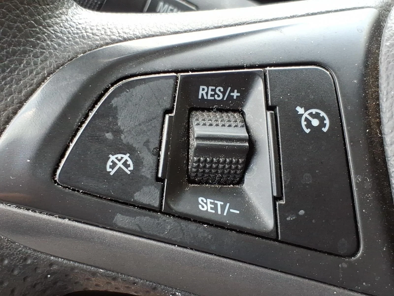 Used 2021 Summit White Chevrolet 1LT image 13