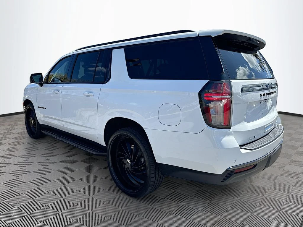 2022 Chevrolet Suburban RST - Photo 8