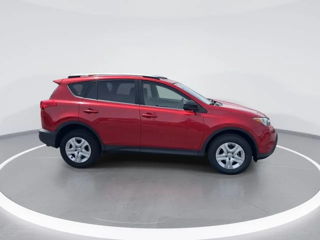 Used 2015 Red Toyota LE image 9