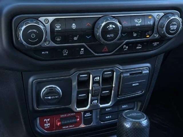 Used 2021 Blue Jeep Mojave image 28
