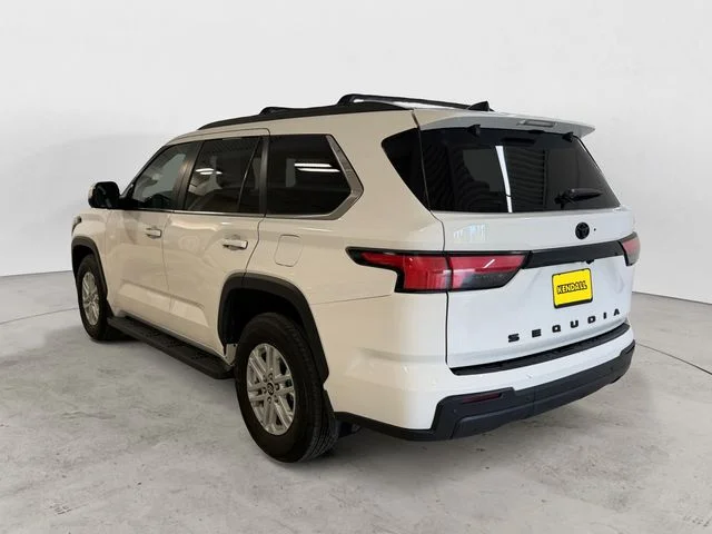 2024 Toyota Sequoia SR5 - Photo 7