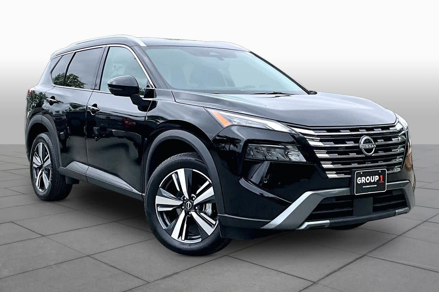 Used 2026 Super Black Nissan SL image 3