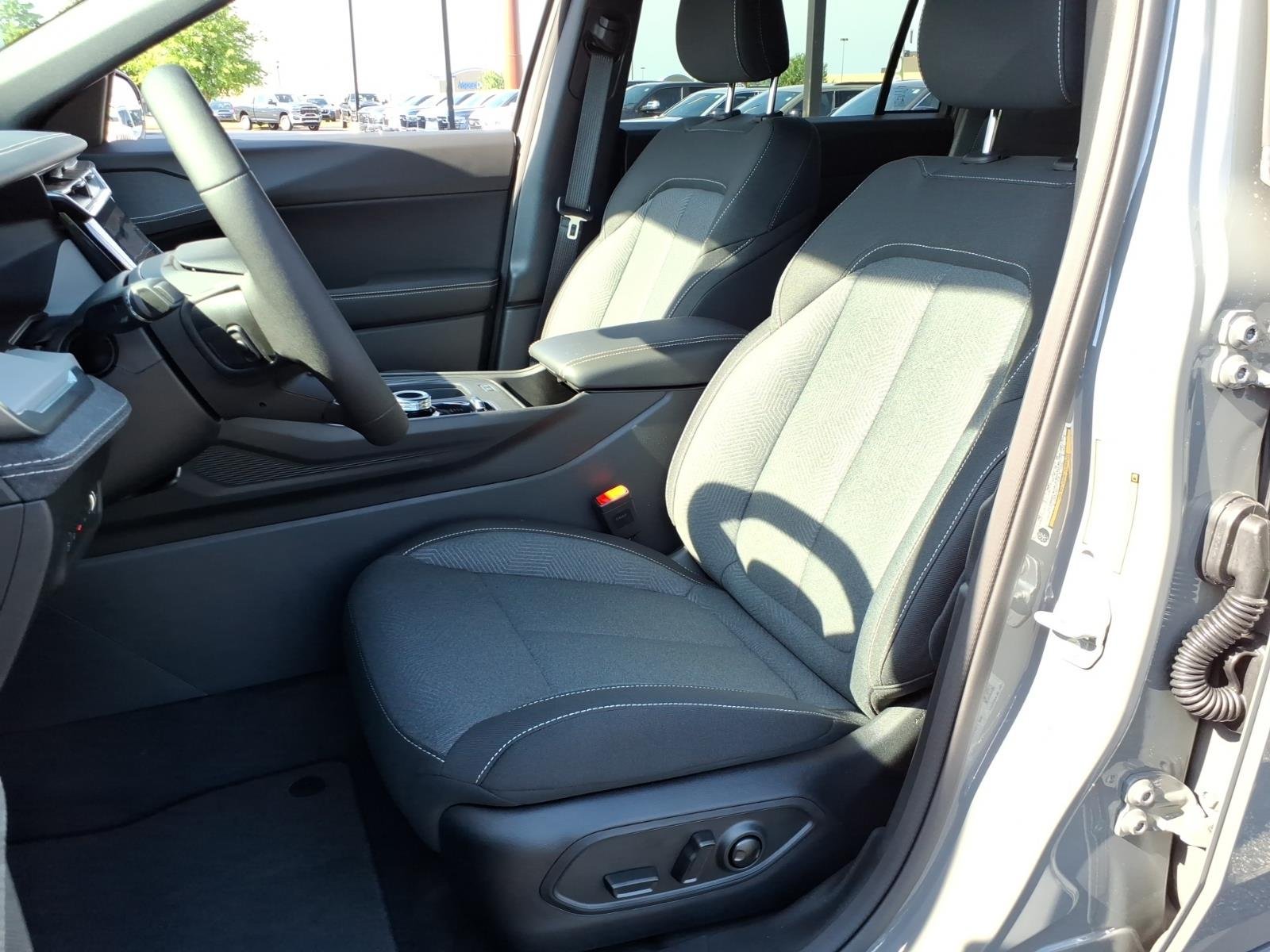 New 2026 Sting-Gray Clear-Coat Exterior Paint Jeep Laredo image 5