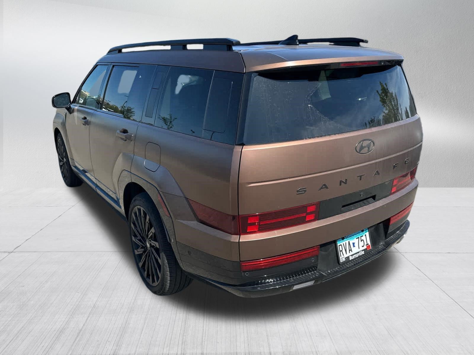 Certified Used 2025 Earthy Brass Matte Hyundai Calligraphy image 8