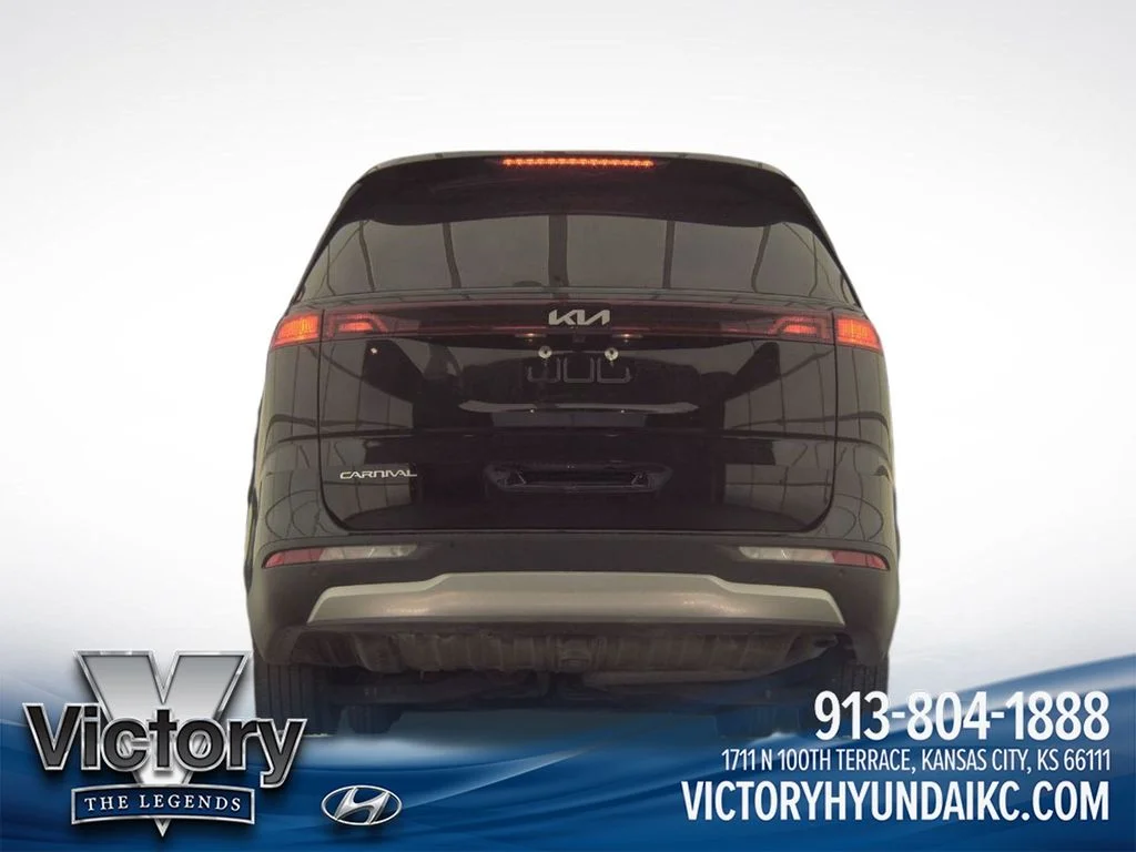 Used 2024 Black Kia LX image 4