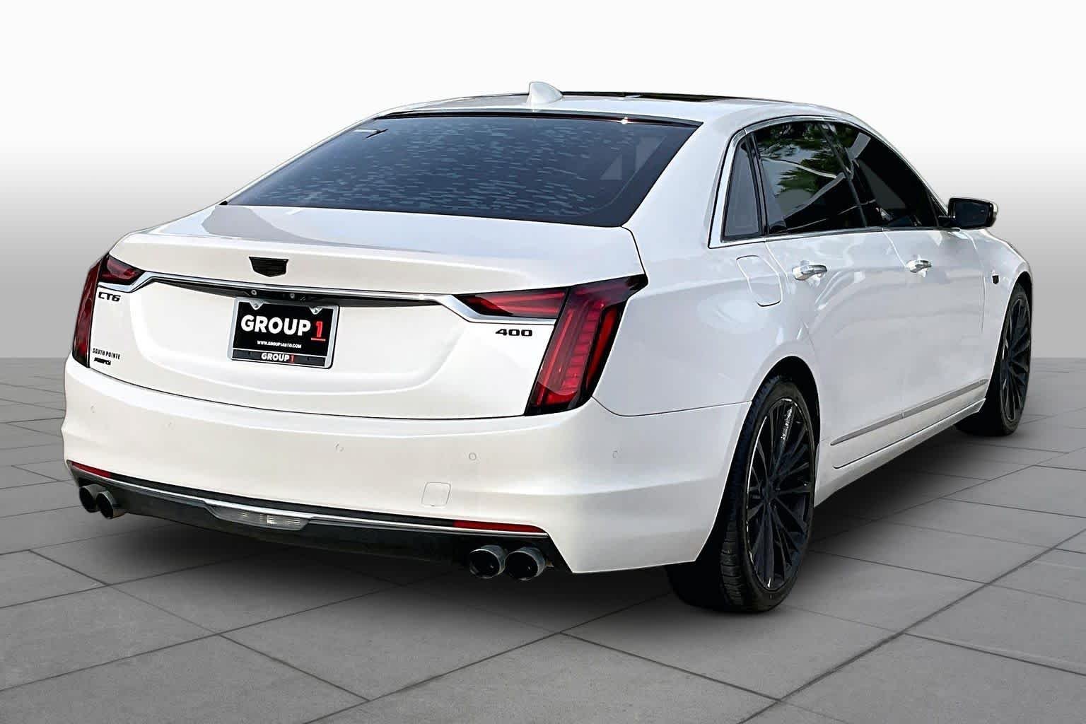 Used 2020 Crystal White Tricoat Cadillac Premium Luxury image 13