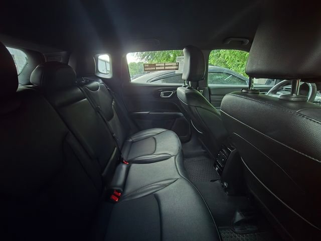 Used 2024 White Jeep Trailhawk image 11
