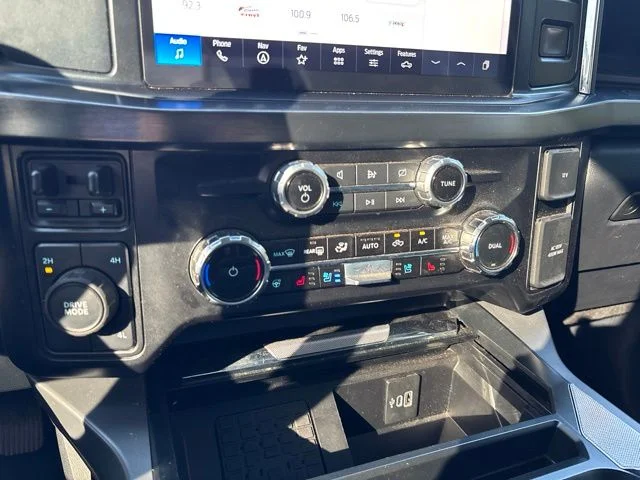 Used 2024 Gray Ford Lariat image 26