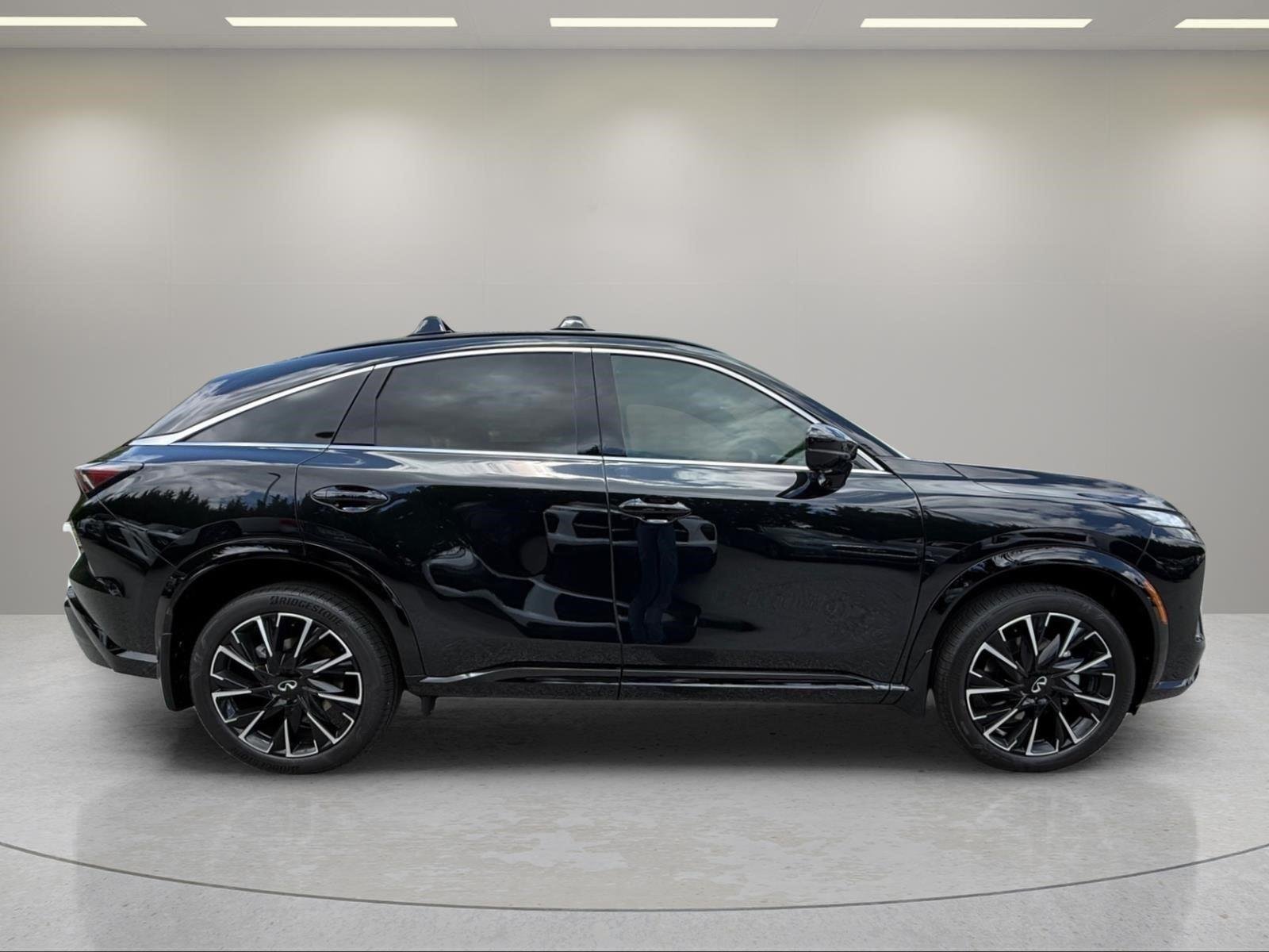 New 2027 MINERAL BLACK INFINITI Autograph AWD image 4