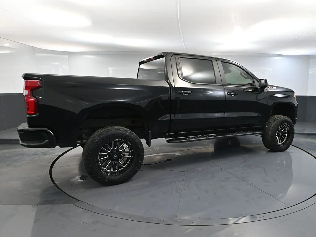 Certified Used 2022 Black Chevrolet RST image 6
