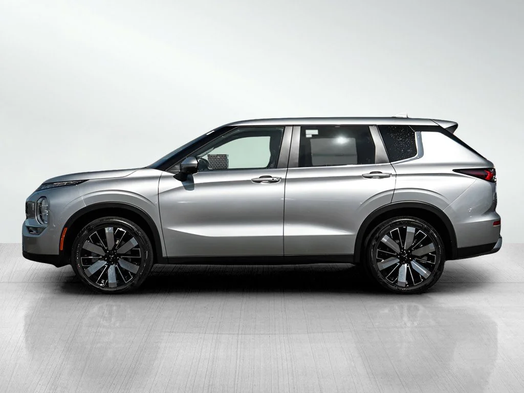 New 2026 Alloy Silver Metallic Mitsubishi SE image 4