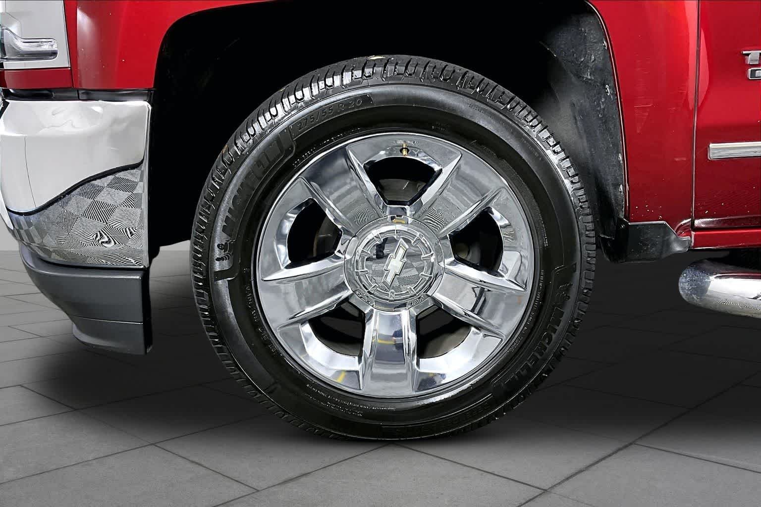 Used 2018 Cajun Red Tintcoat Chevrolet LTZ image 11