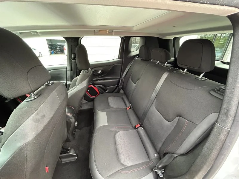 2018 Jeep Renegade Trailhawk - Photo 32