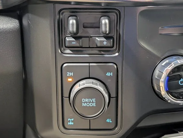 New 2026 Carbonized Gray Metallic Ford F-250® Lariat® image 44