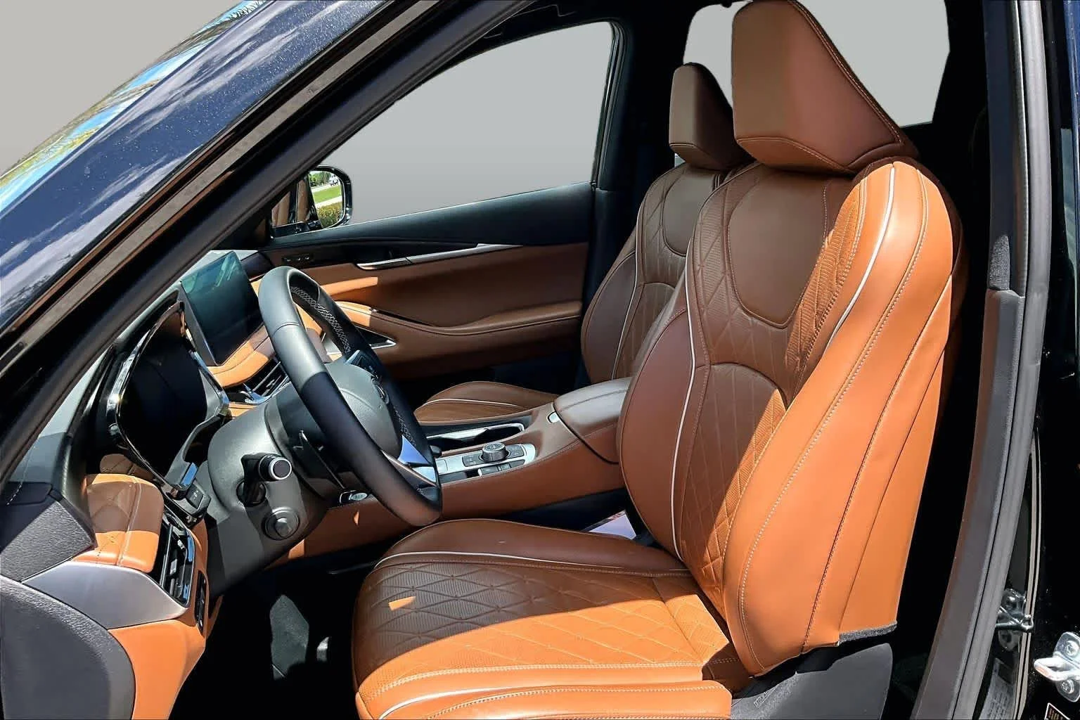 Used 2025 Mineral Black INFINITI AUTOGRAPH image 8