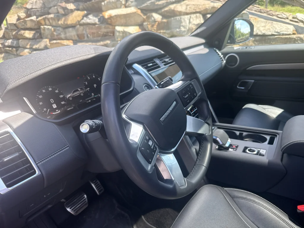 Used 2024 Eiger Grey Metallic Land Rover Dynamic SE image 6