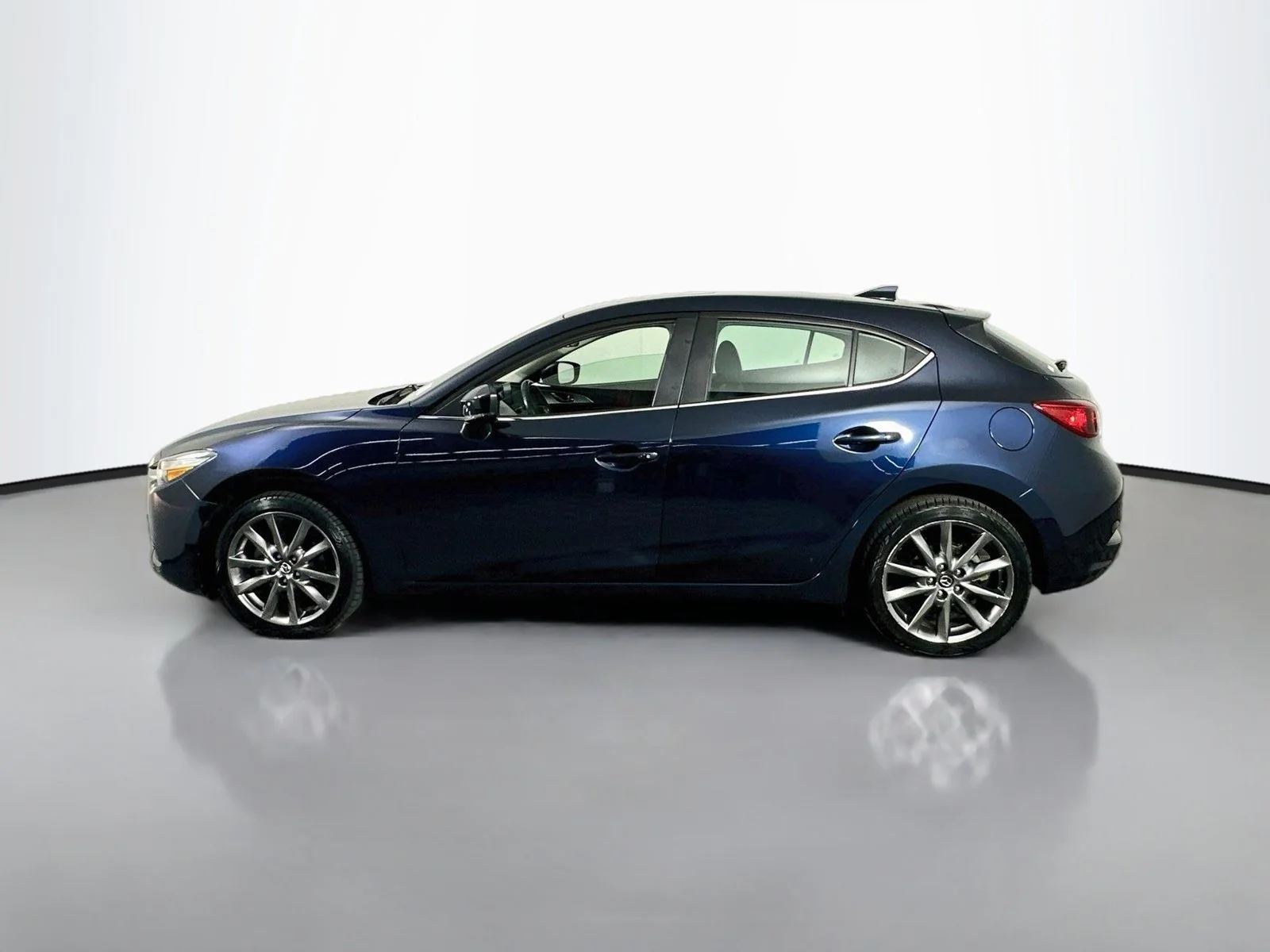 Used 2018 Deep Crystal Blue Mica Mazda Touring image 4
