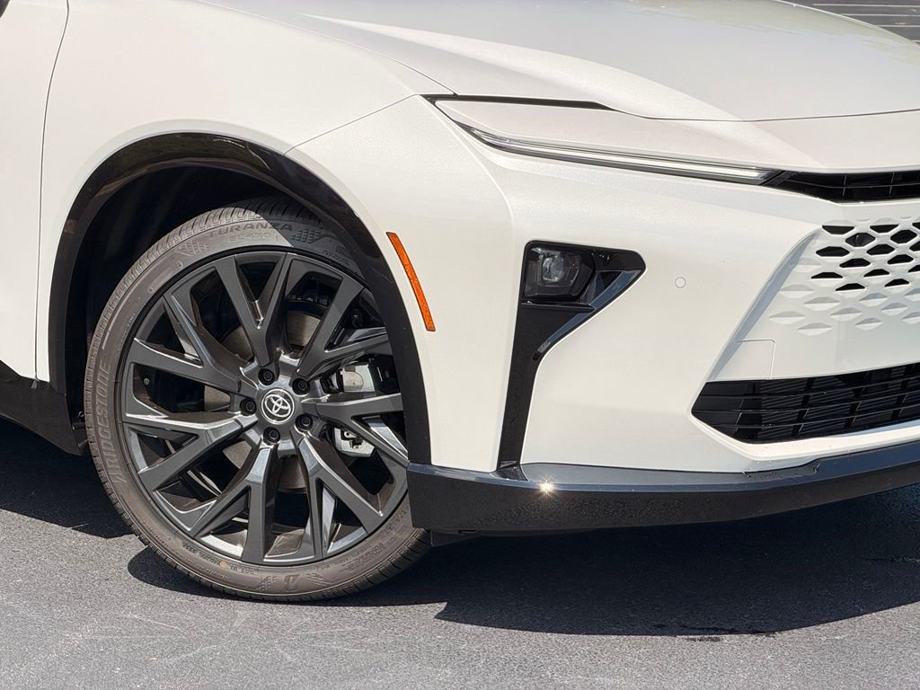 New 2026 Oxygen White Toyota Limited image 3