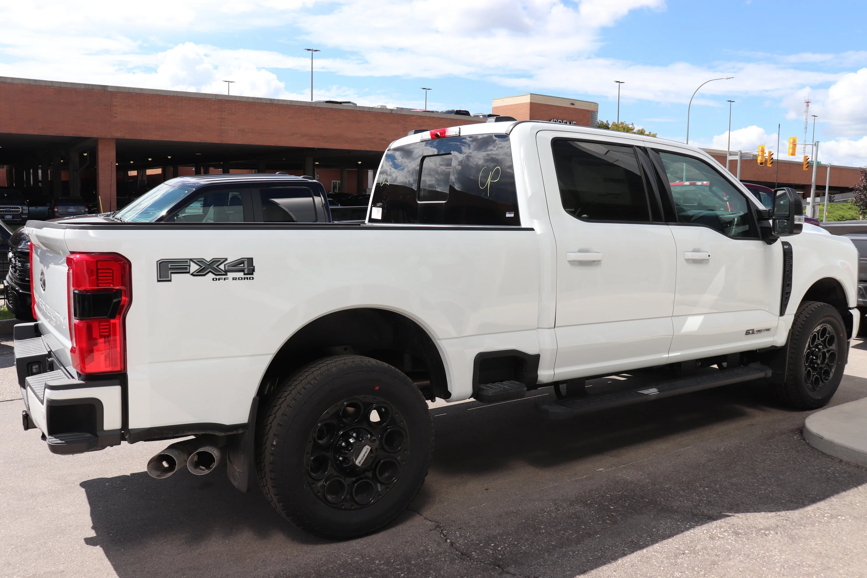 New 2026 OXFORD WHITE Ford XLT image 4