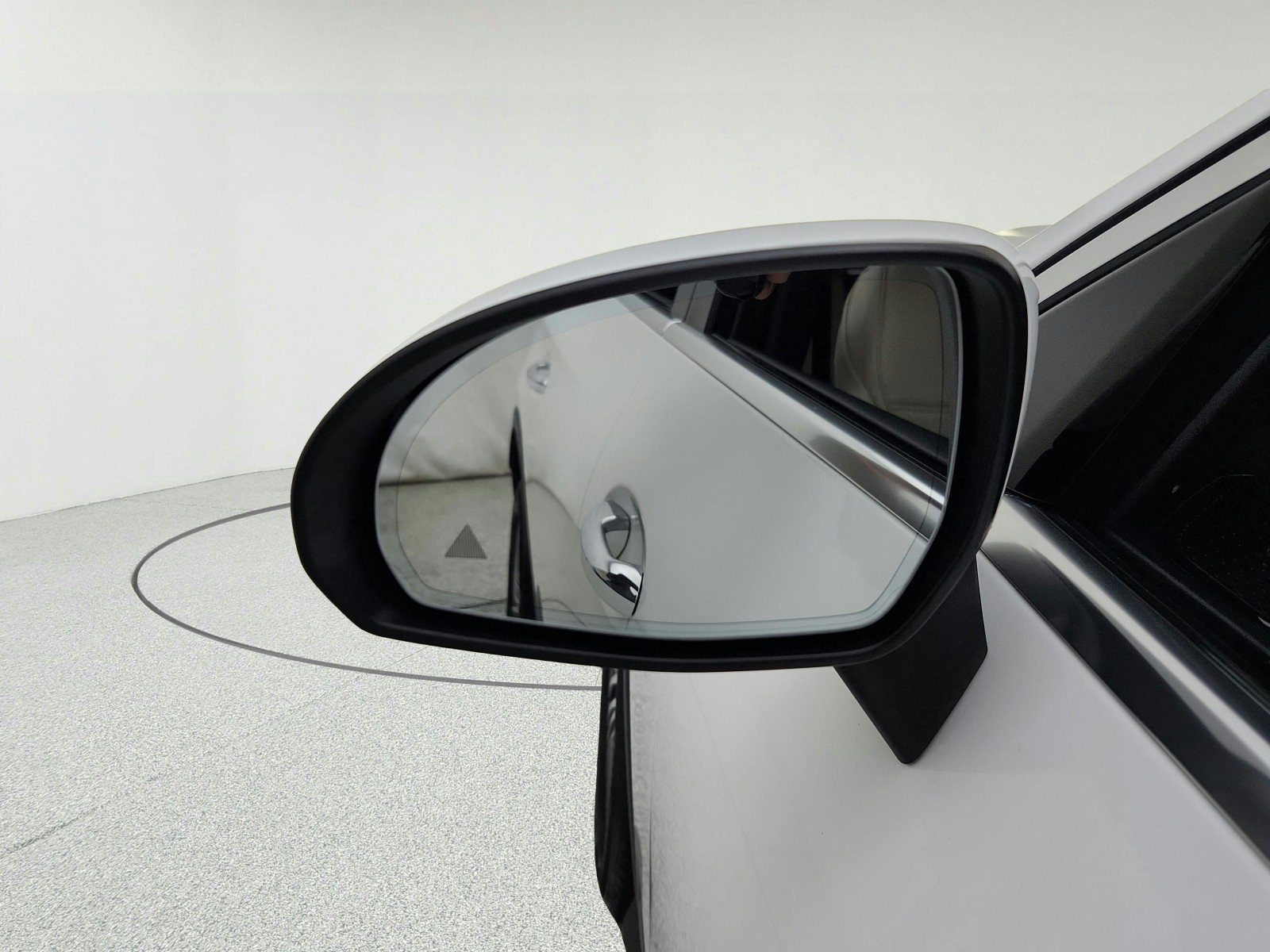 Certified Used 2025 Polar White Mercedes-Benz GLC 300 image 26