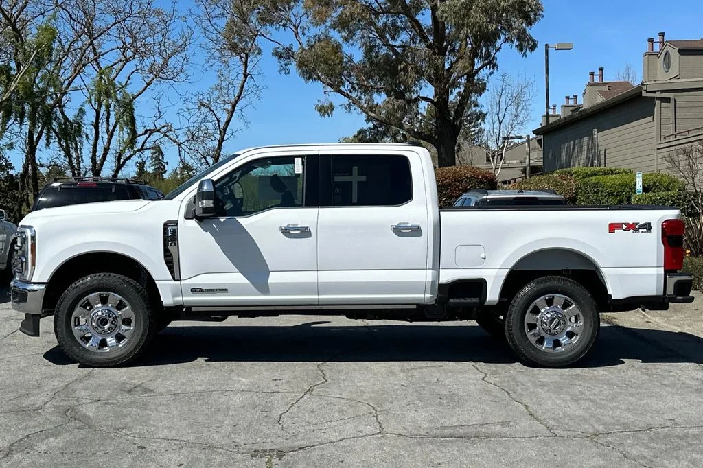 New 2025 Oxford White Ford F-250® Lariat® image 7