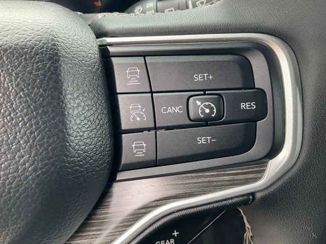 Used 2023 White Jeep Series III image 11