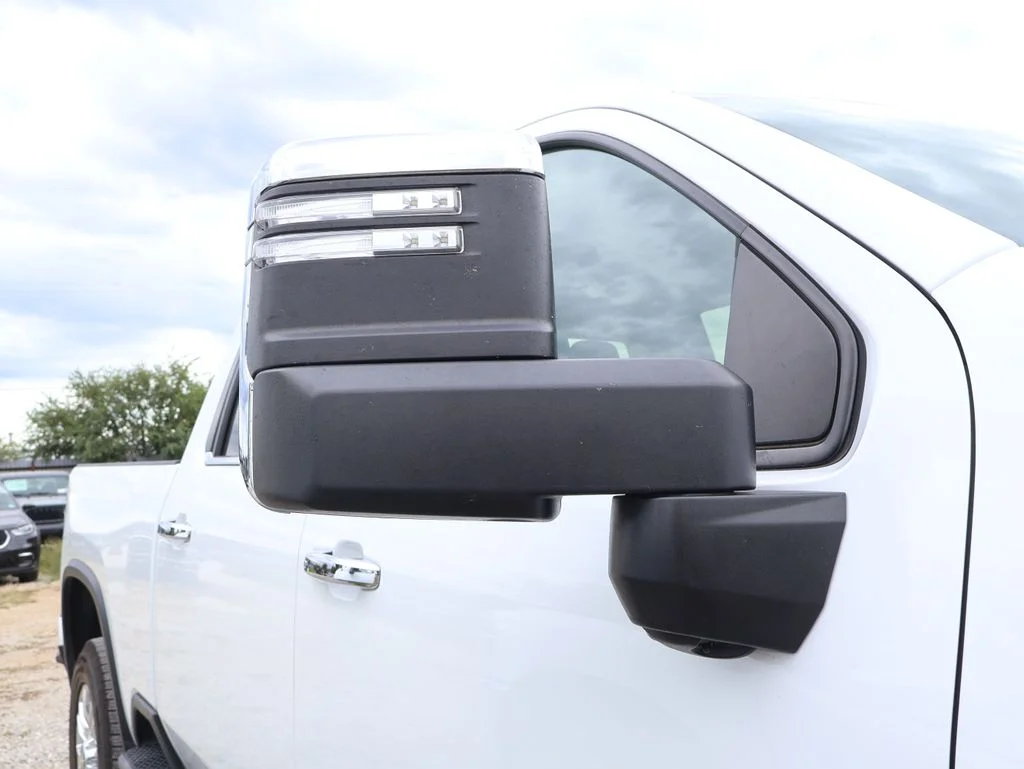 Used 2022 White Chevrolet High Country image 14