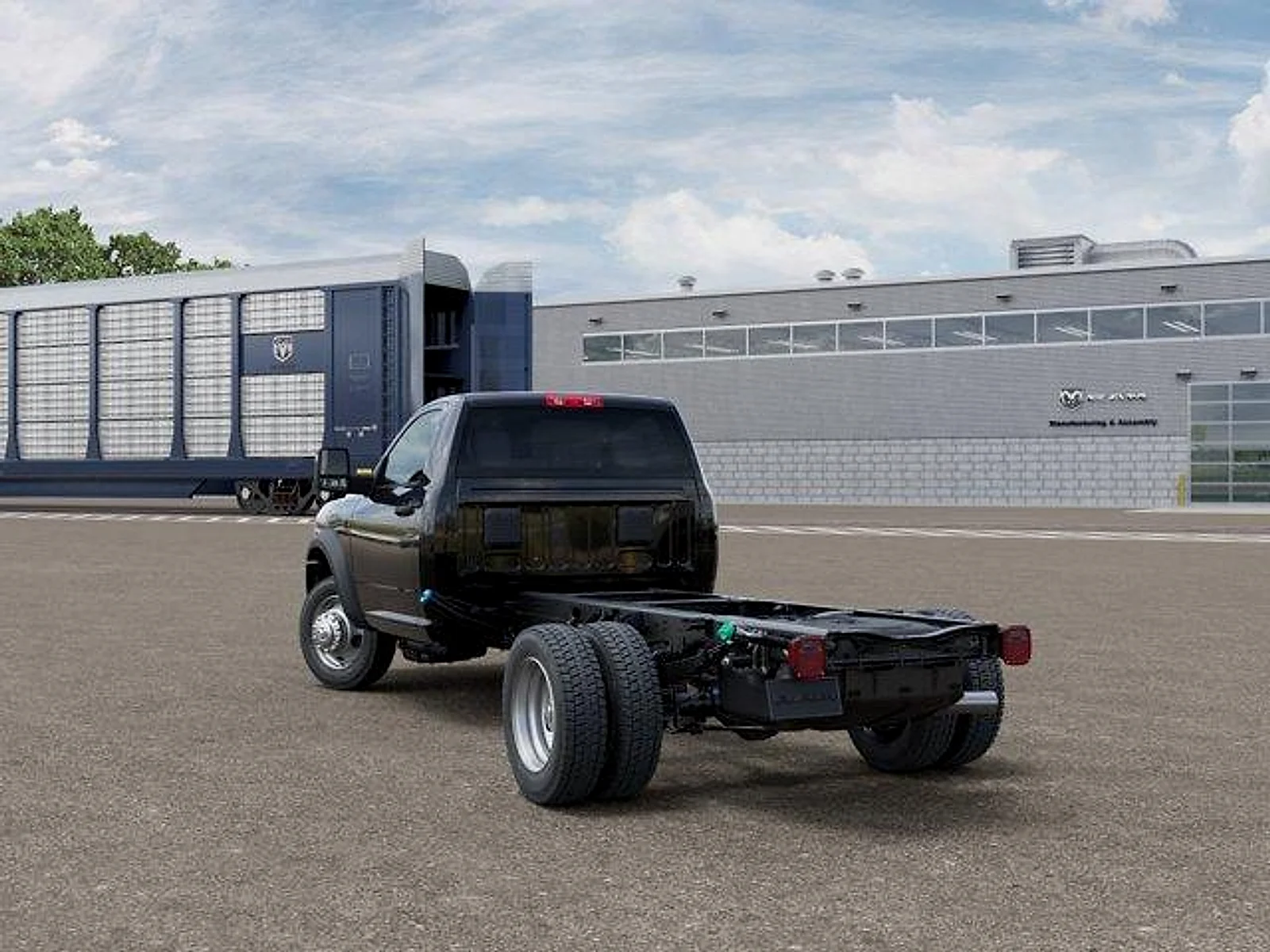 New 2026 Diamond Black Crystal Pearl-Coat Exterior Paint RAM  image 3