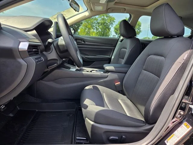 New 2026 Black Nissan 2.5 SV image 7